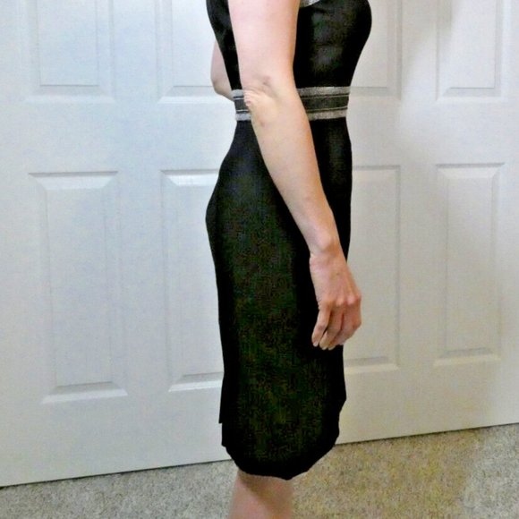 WHBM Dress Black Accented Sleeveless Shift Business Office Party Size 6 - Picture 6 of 14
